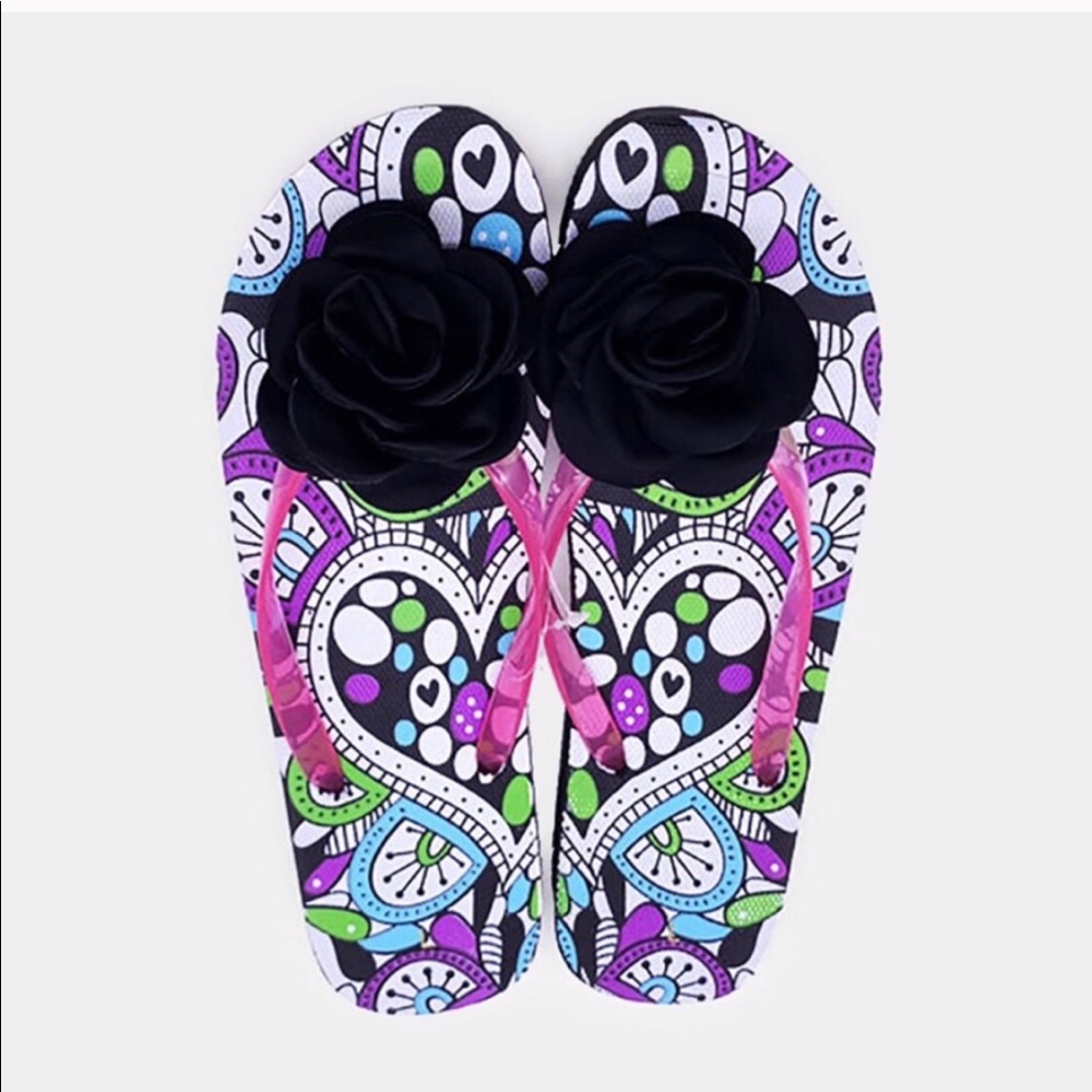 BLACK FLORAL EMBELLISHED FLIP FLOPS